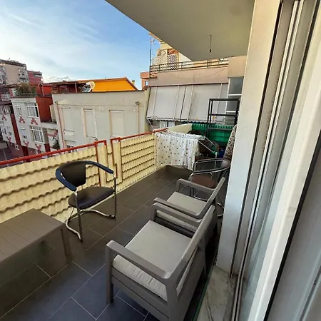 Grand Bazaar Balcony Apartman Tirana