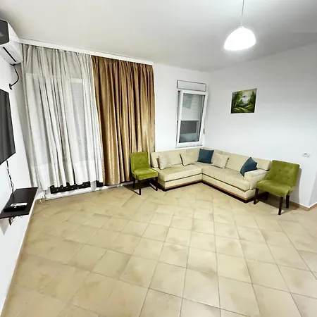 Grand Bazaar Balcony Apartman Tirana